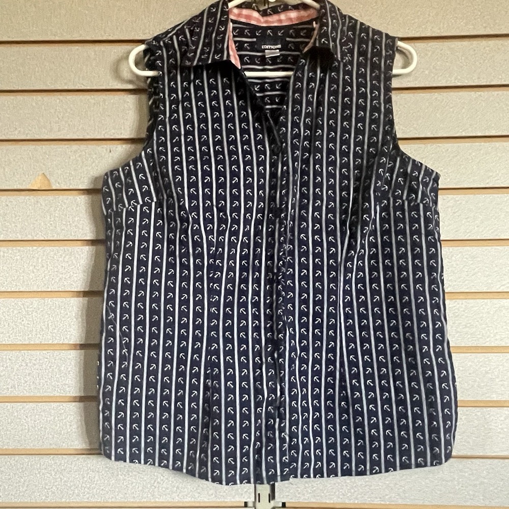 Basic Editions Women's Large Navy W/ White Anchors Sleeveless Button Shirt‎ L